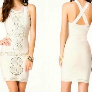 NWOT Bebe Embellished Dress Robe Devant Orne